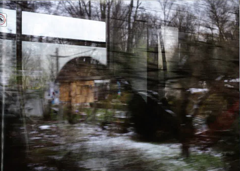 Photographie de Denis Cointe dans Marie NDiaye, Y penser sans cesse, Editions de l’Arbre vengeur, 2011 Photographie de Denis Cointe dans Marie NDiaye, Y penser sans cesse, Editions de l’Arbre vengeur, 2011