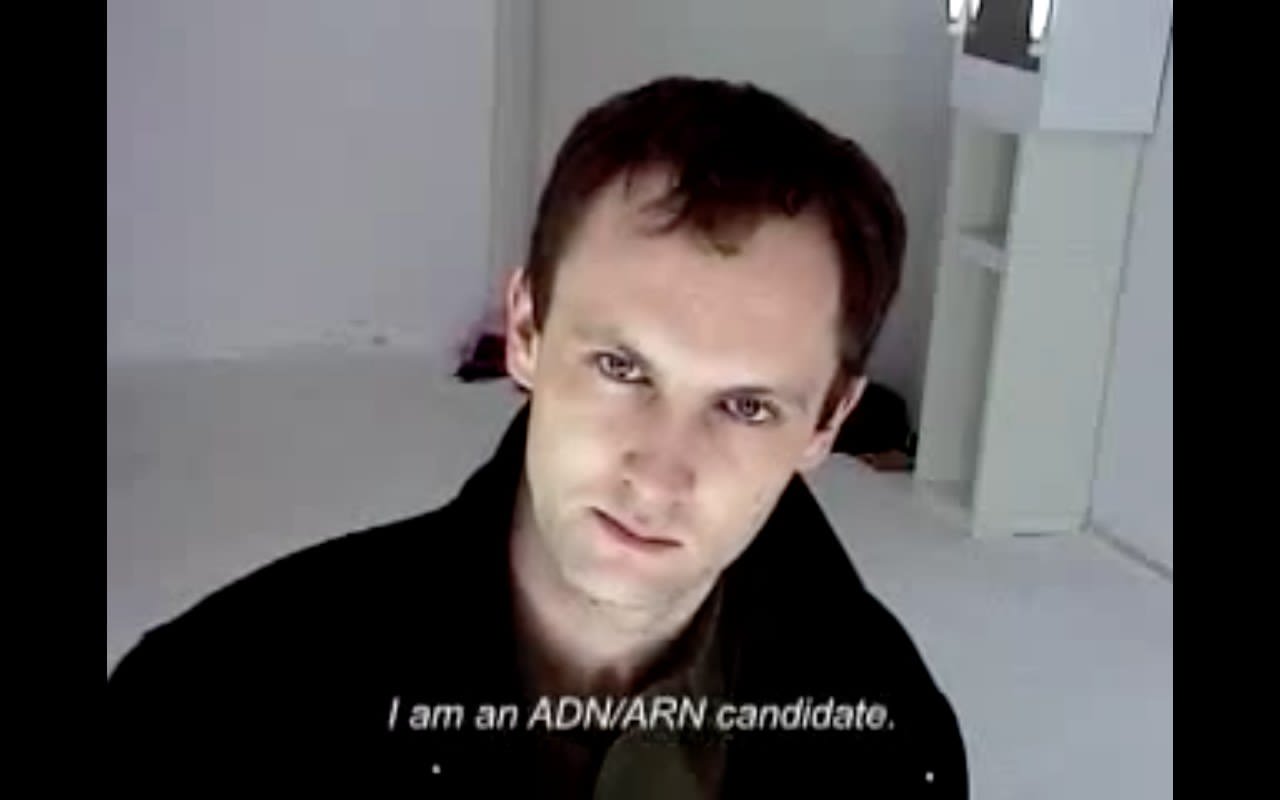 Élodie Pong, Secret for Sale, 2003. Capture d’écran, trailer en ligne : https://vimeo.com/39697261 Élodie Pong, Secret for Sale, 2003. Capture d’écran, trailer en ligne : https://vimeo.com/39697261