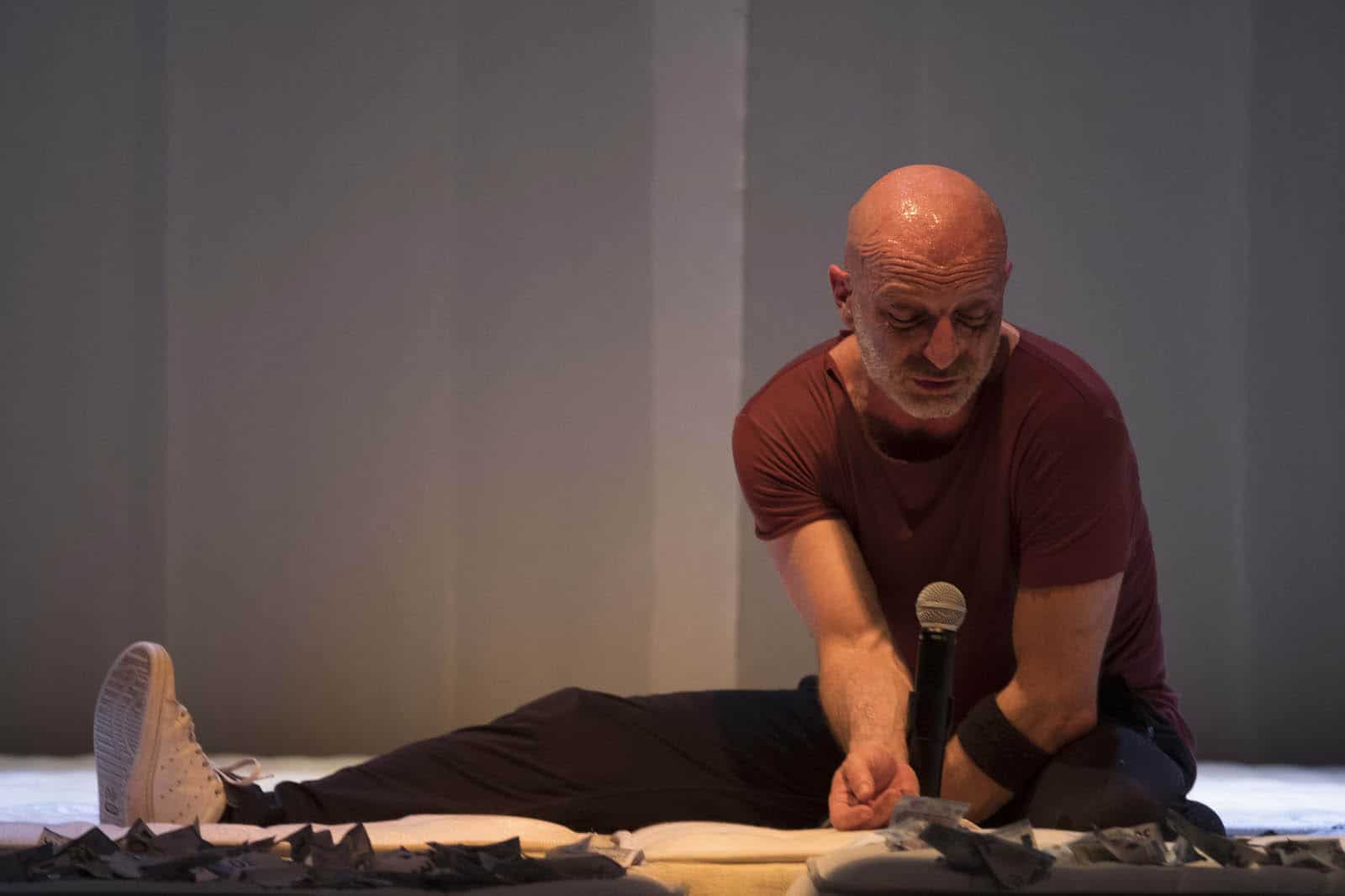 In exitu, adattamento, interpretazione e regia di Roberto Latini, Napoli Teatro Festival 2019. © Ivan Nocera