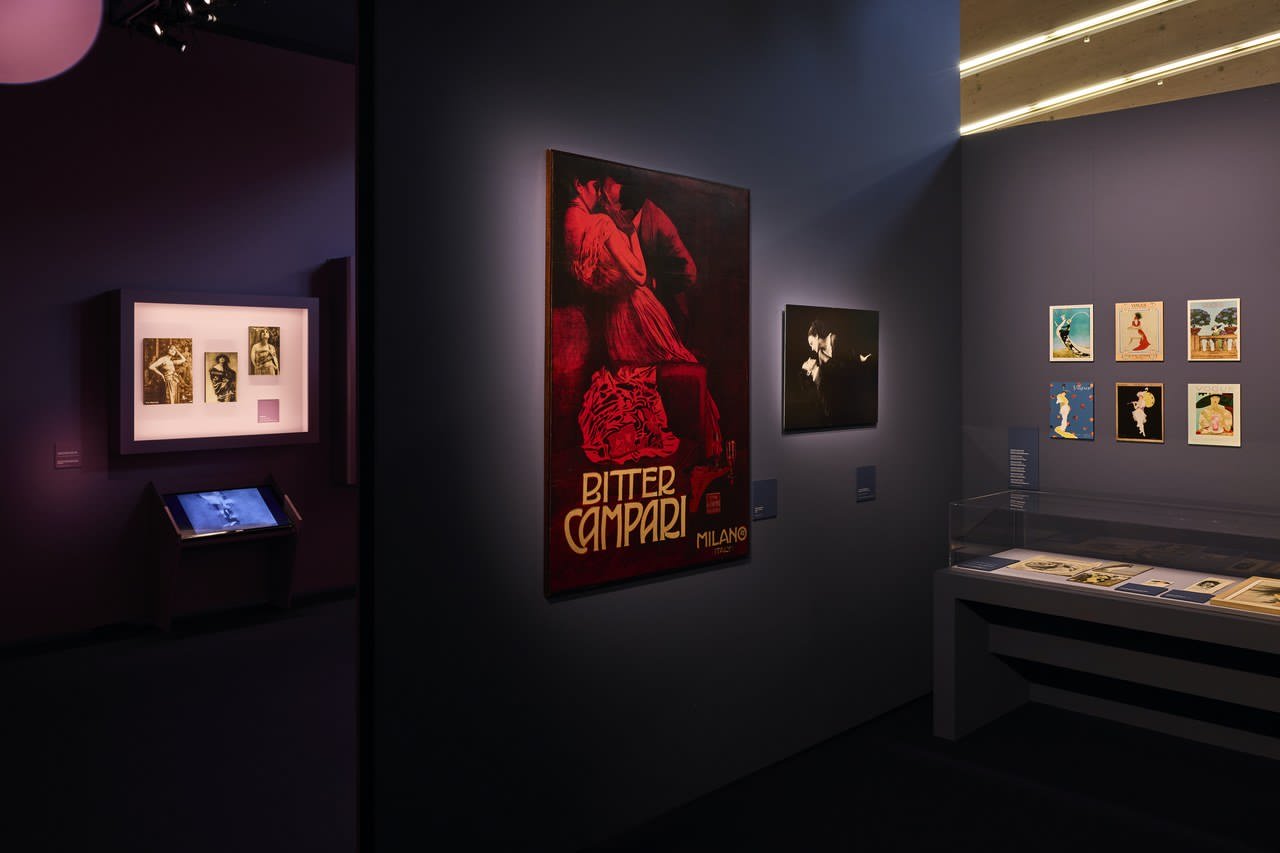  Red Carpet: il cinema dei sogni. Campari e l’immaginario del divismo 1900-1960. Galleria Campari Credits: Nicola Bernardi / Sete Studio