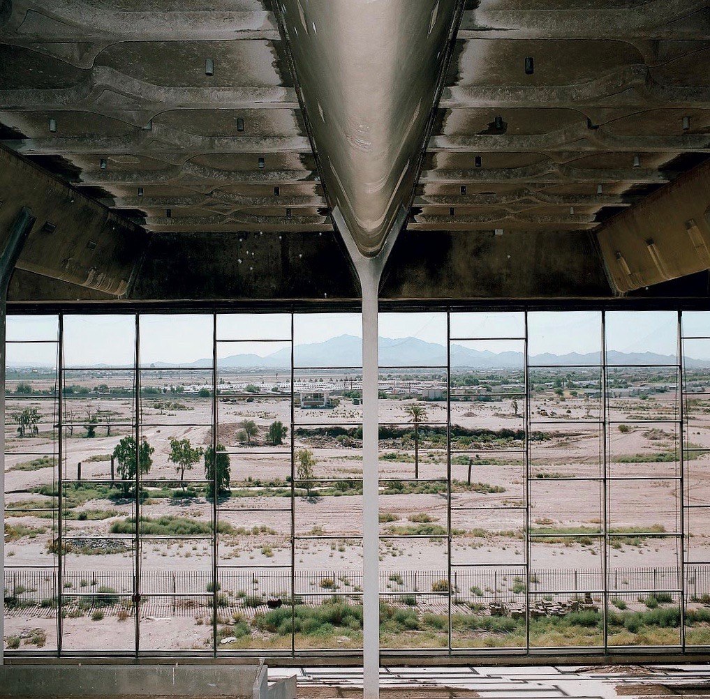  Trotter Park, Phoenix, Arizona, foto di Ramak Fazel riportata anche nel retro di copertina