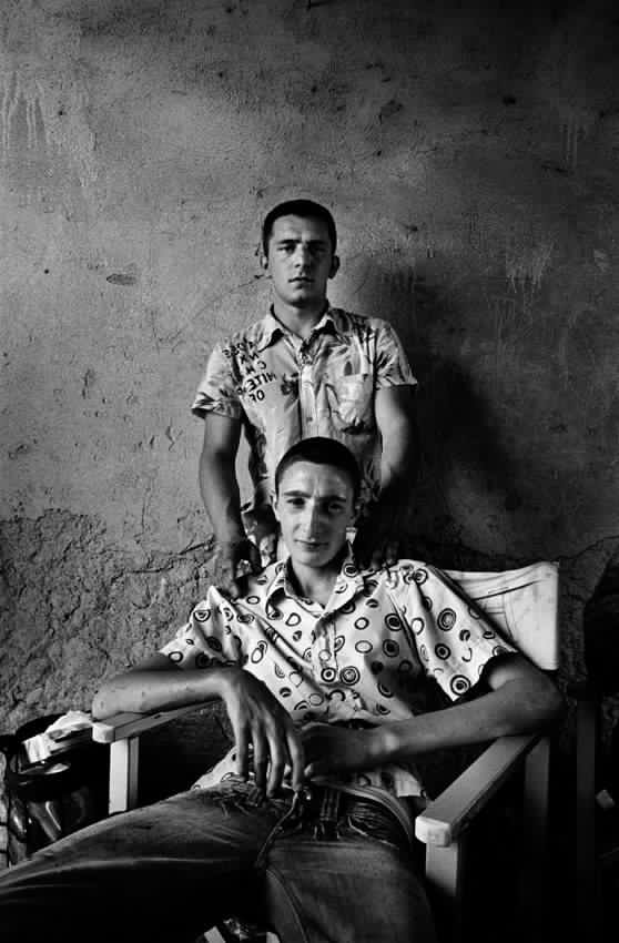 Ciro Petrone e Marco Macor in una foto di scena di Gomorra, di Matteo Garrone (2008) &copy; Mario Spada

