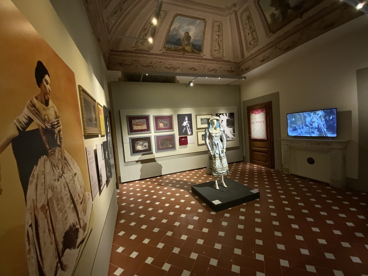 Museo Zeffirelli, Sala 4: Zeffirelli e Maria Callas, ph. Giovanna Santaera, settembre 2021 Museo Zeffirelli, Sala 4: Zeffirelli e Maria Callas, ph. Giovanna Santaera, settembre 2021