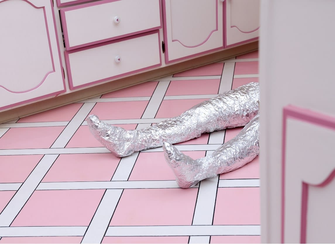 <p style="margin-left:14.2pt;"><strong>Fig. 2</strong> Juno Calypso, <em>Die now, pay later, </em>2018 (serie <em>What to Do with a Million Years</em>)</p>